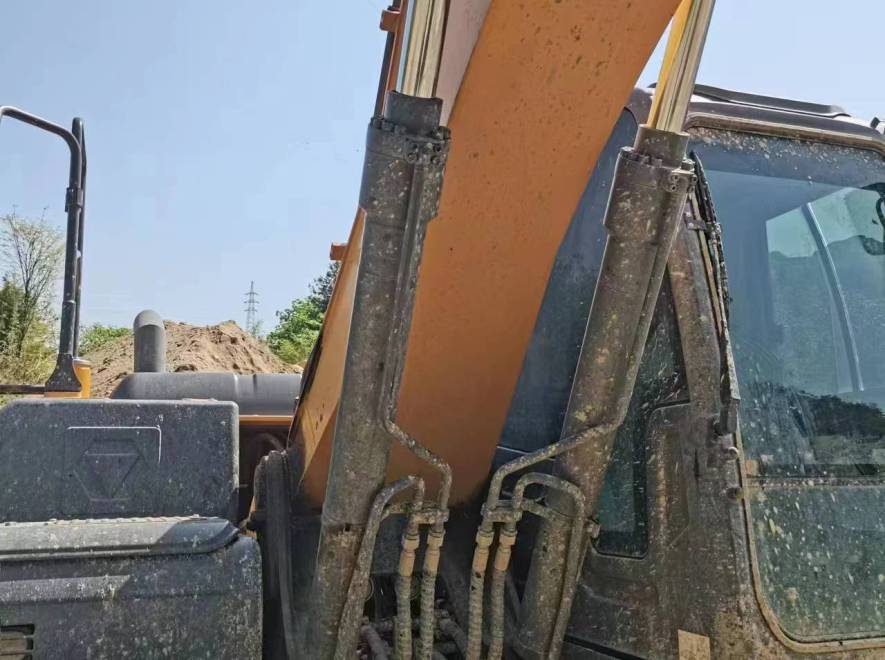 徐工XE200DA履带式挖掘机