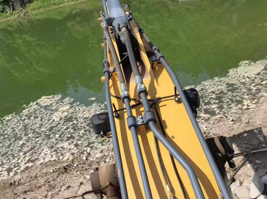 徐工XE200DA履带式挖掘机