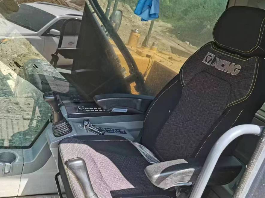 徐工XE200DA履带式挖掘机