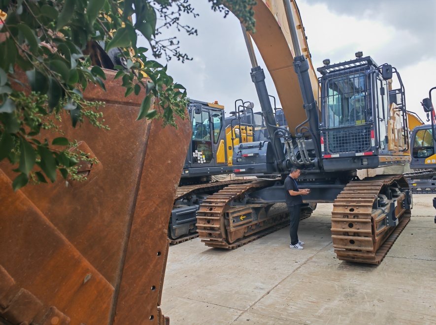 徐工XE690DK履带式挖掘机