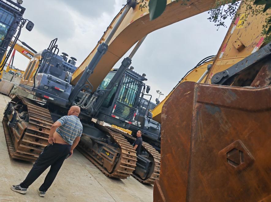 徐工XE690DK履带式挖掘机