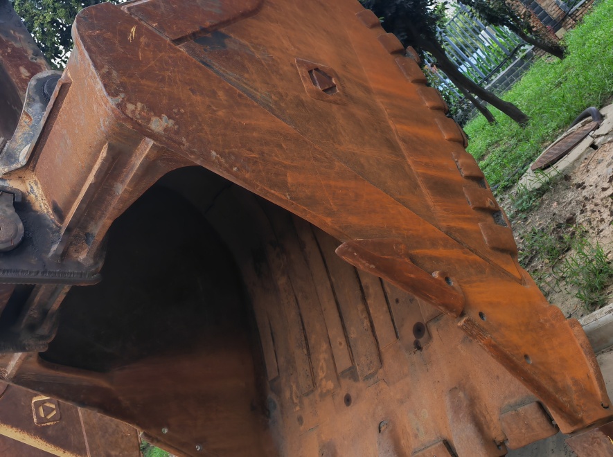 徐工XE690DK履带式挖掘机