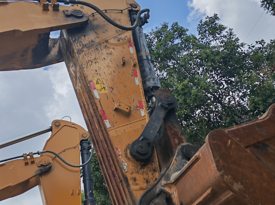 徐工XE690DK履带式挖掘机