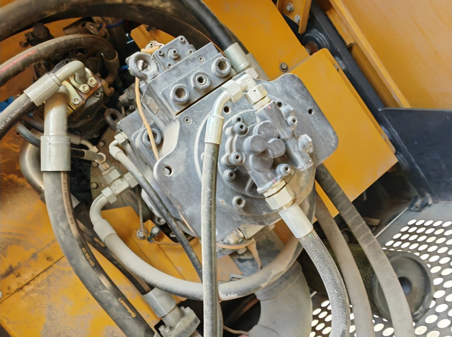 徐工XE690DK履带式挖掘机