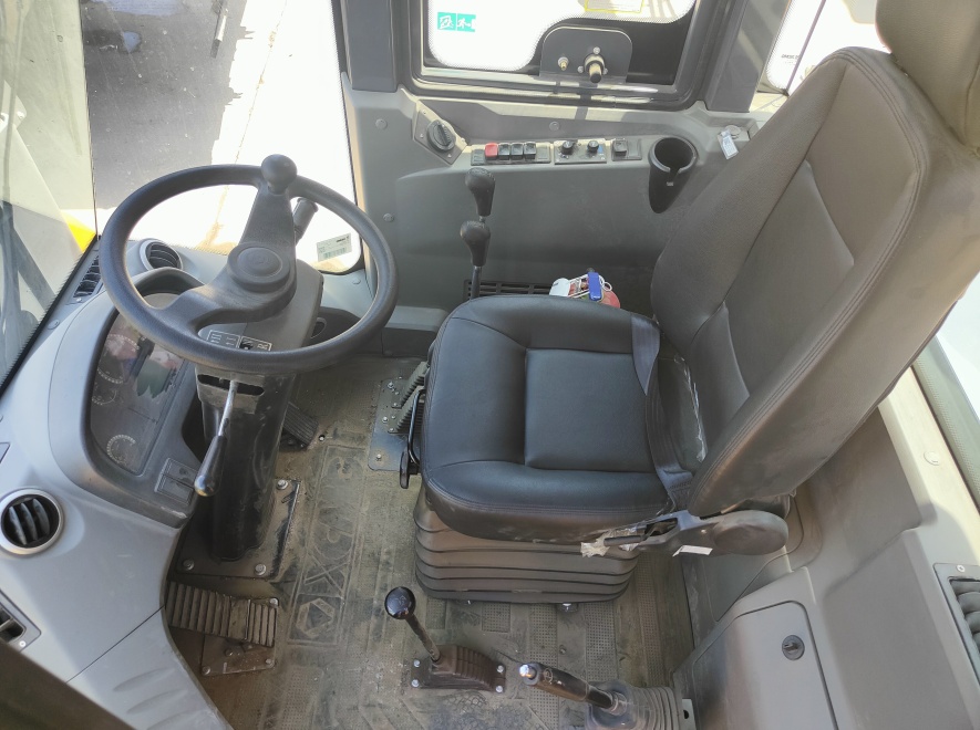 徐工LW330FV轮式装载机