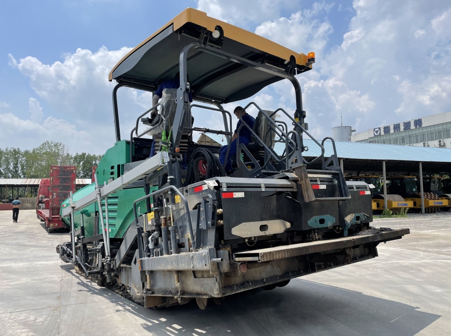 徐工RP903摊铺机