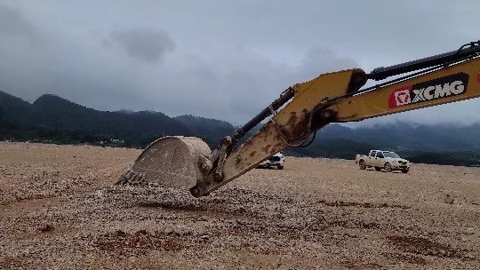 徐工XE370D履带式挖掘机