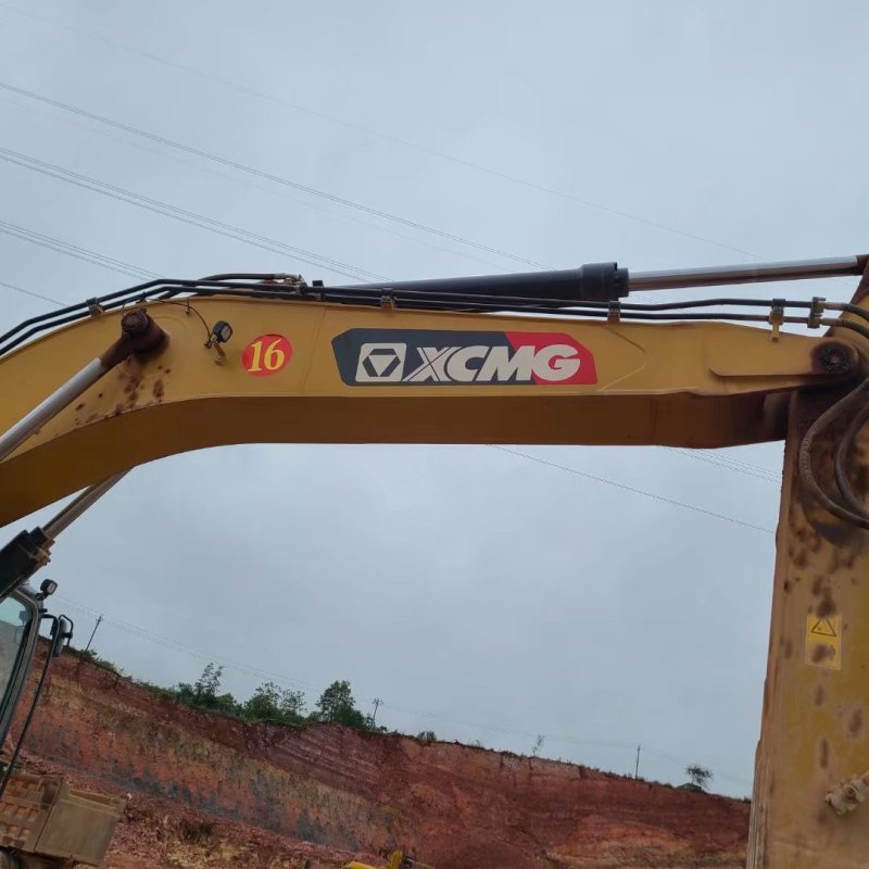 徐工XE370D履带式挖掘机