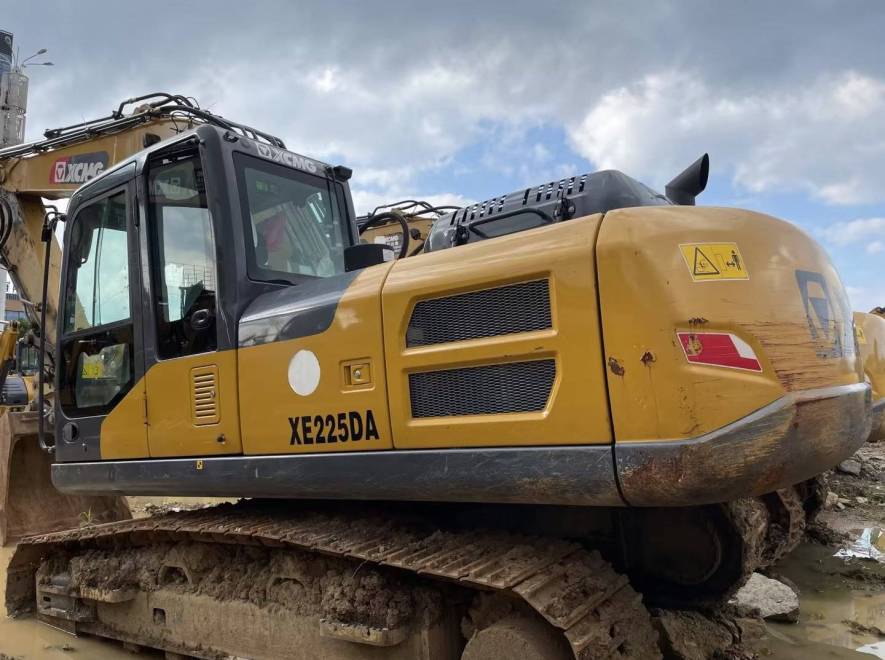 徐工XE205DA履带式挖掘机