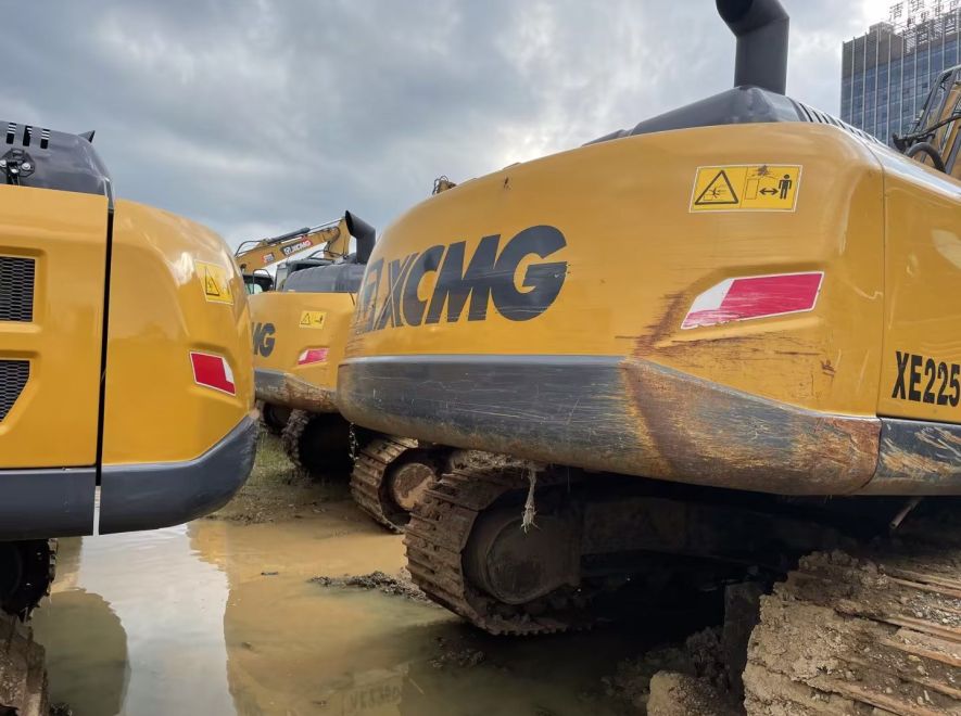 徐工XE205DA履带式挖掘机