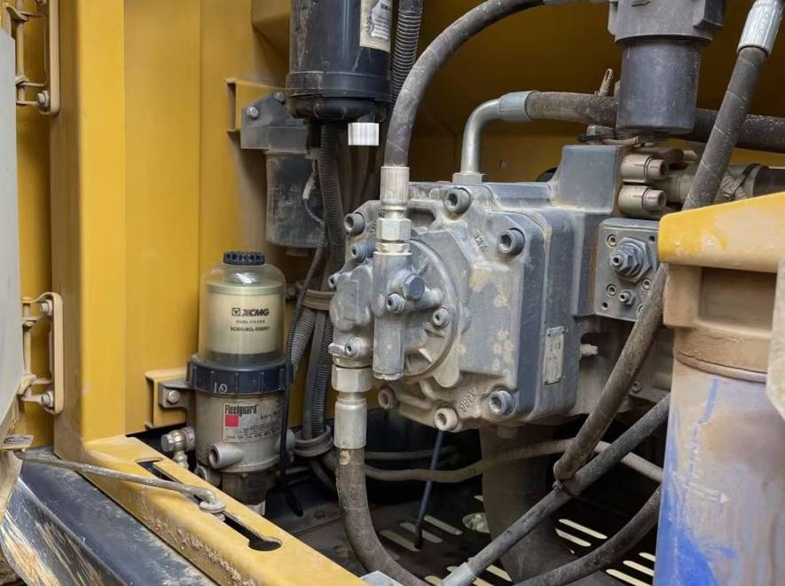 徐工XE205DA履带式挖掘机